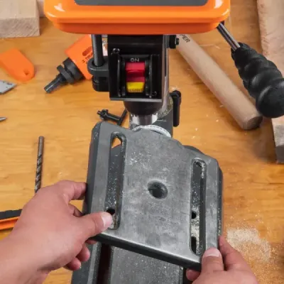 Taladro De Banco De 8", 249 W Con Accesorios Incluidos Truper