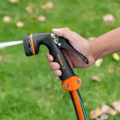 Pistola Metálica De Jardinería Profesional 8 Funciones Truper
