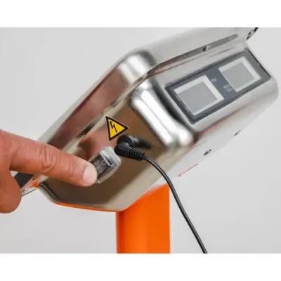 Báscula De Plataforma Plegable 200 Kg Recargable Con Display Truper